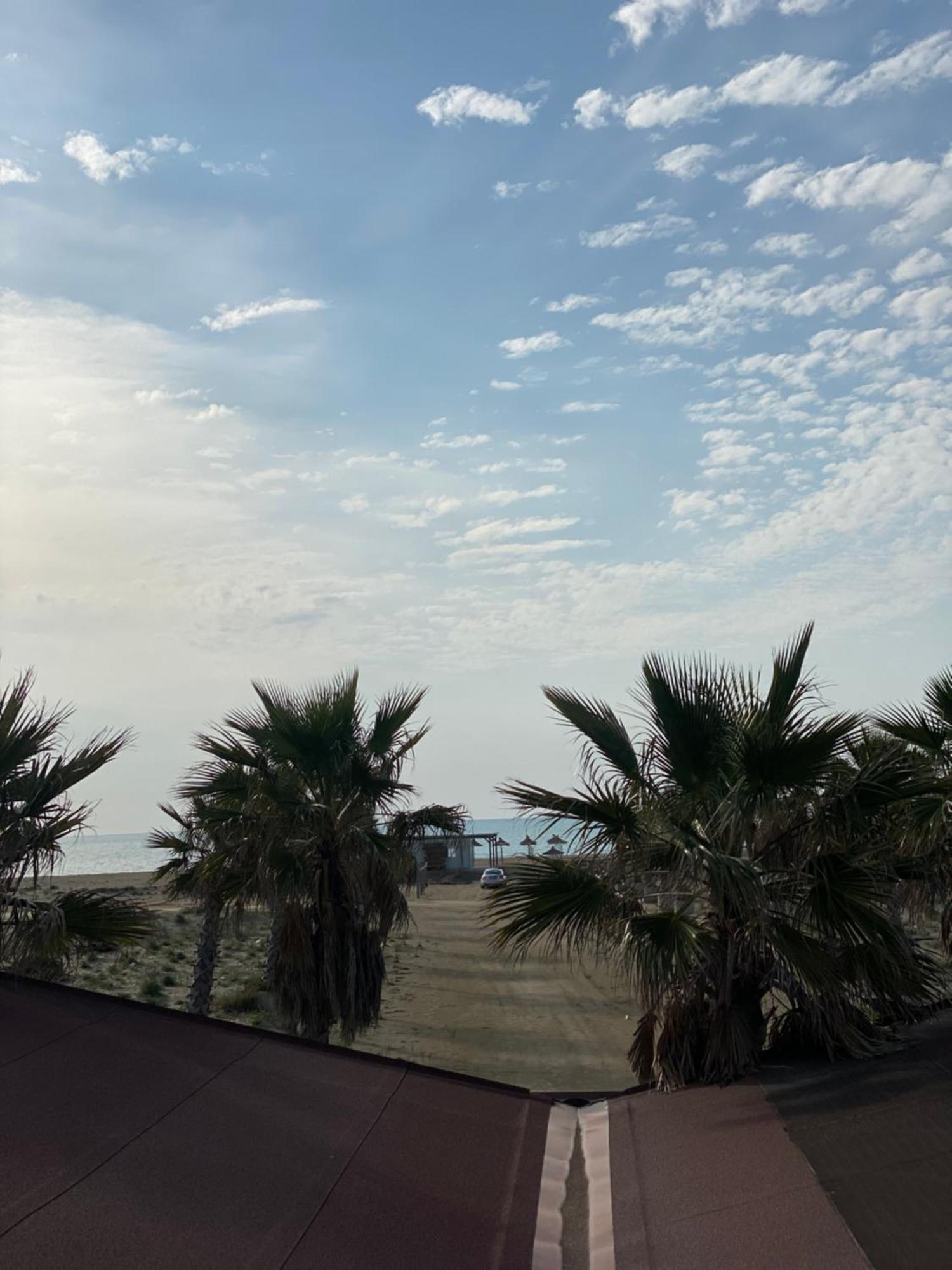 Готель Saint Tropez Durres Bisht Kamez Екстер'єр фото